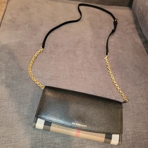 AUTHENTIC Burberry Henley Wallet on Chain Leather with House Check Canvas